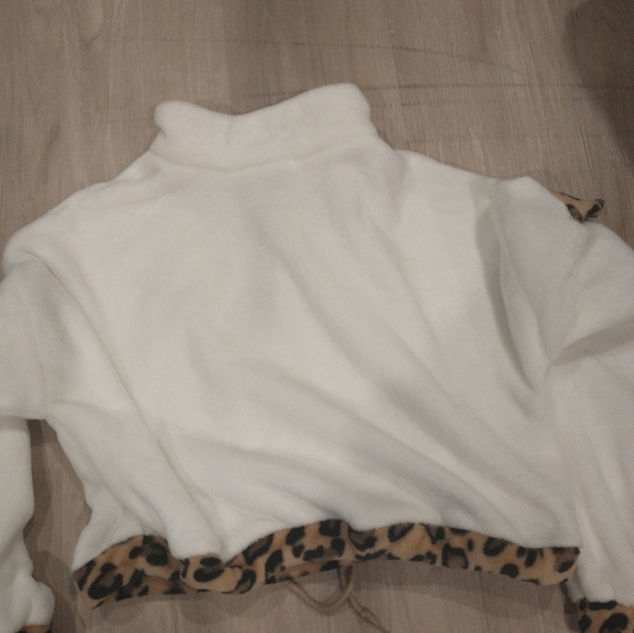 Sexy warm short‎ cropped  sweatshirt - Picture 4 of 5